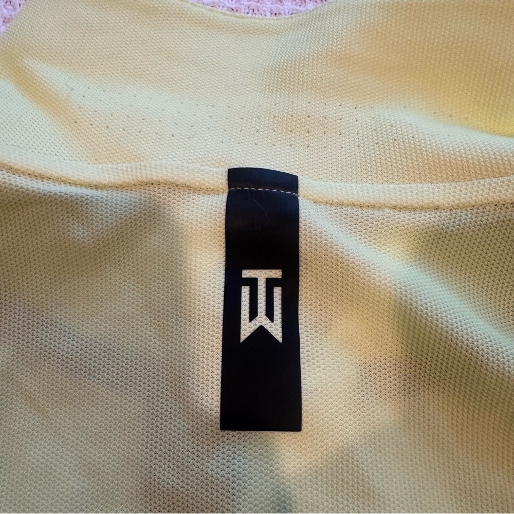 Nike Tiger Woods TW Dri-Fit ADV Golf Polo Shirt DA2995-101 Mens small Yellow - Picture 15 of 16